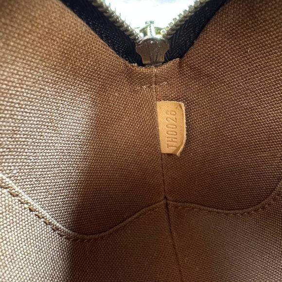 Louis Vuitton Monogram Ellipse mini Bag Monogram canvas LV Wristlet Clutch Rare - Picture 13 of 15